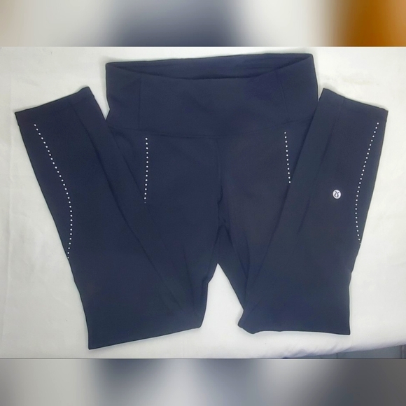 lululemon athletica Size 4 Align Black Athletic Pants - Picture 2 of 9